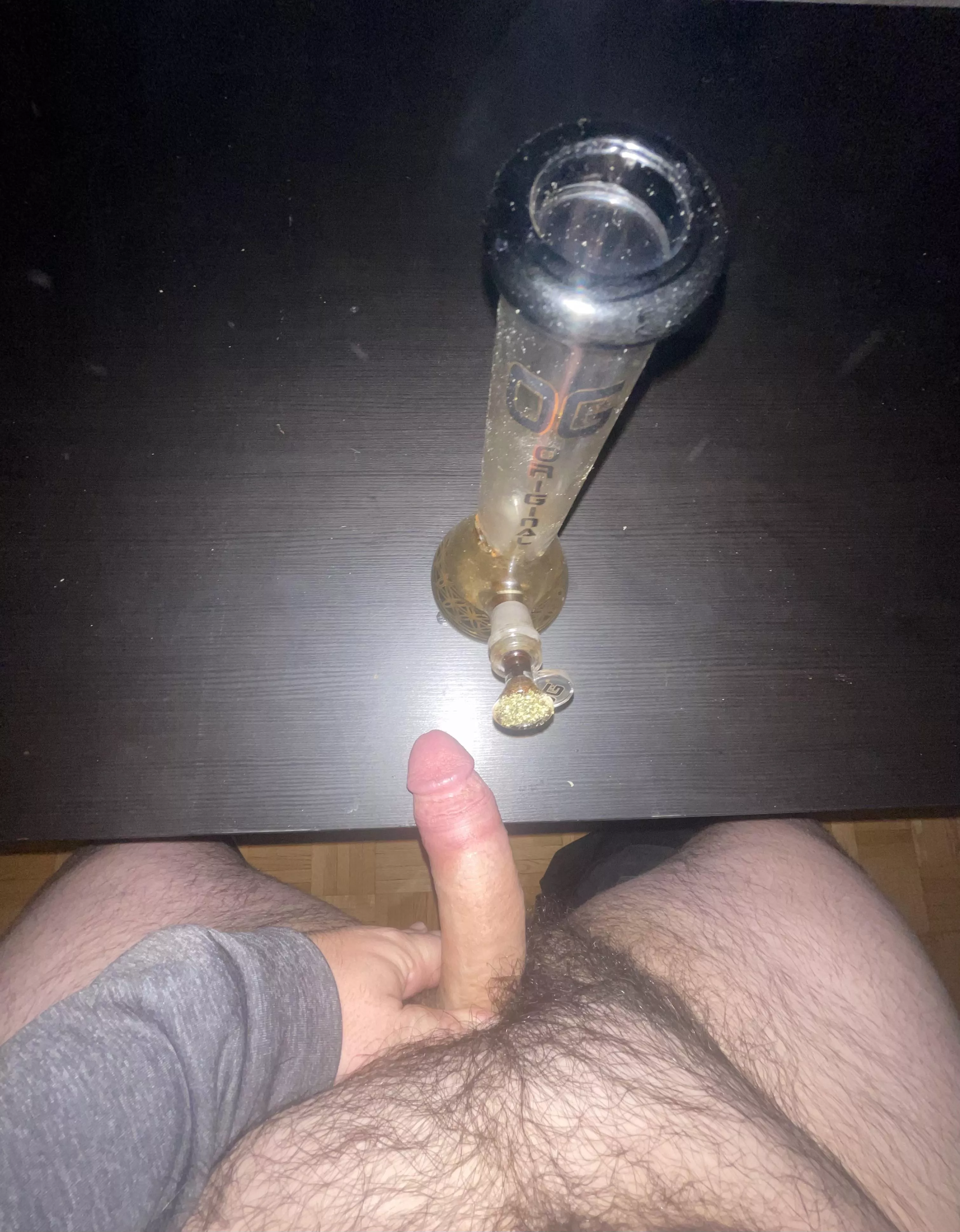 It’s about as thick as the bong 😉 (m)