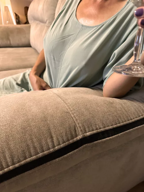 It's extremely hot where I'm from at the moment so no bra tonight!