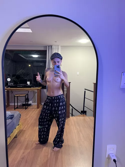 Looking for a brave people who eat ass on the first date