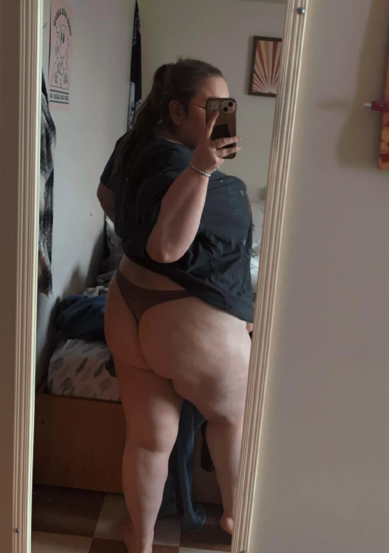 Missing red hand prints 🤔