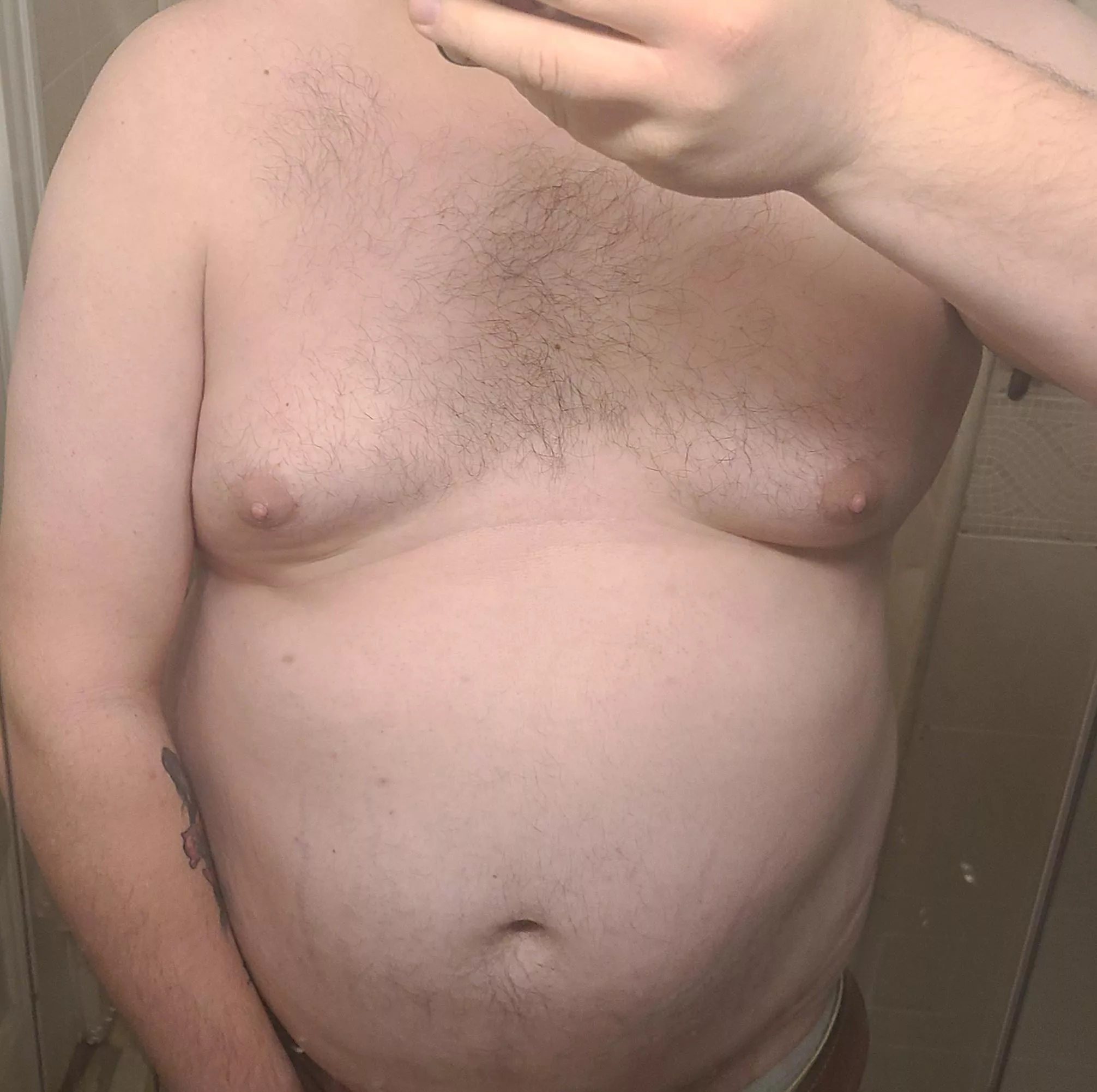 New here! Starting on a fitness journey, while also finding confidence in my own skin. What does everyone think? Will definitely be posting more! 😊