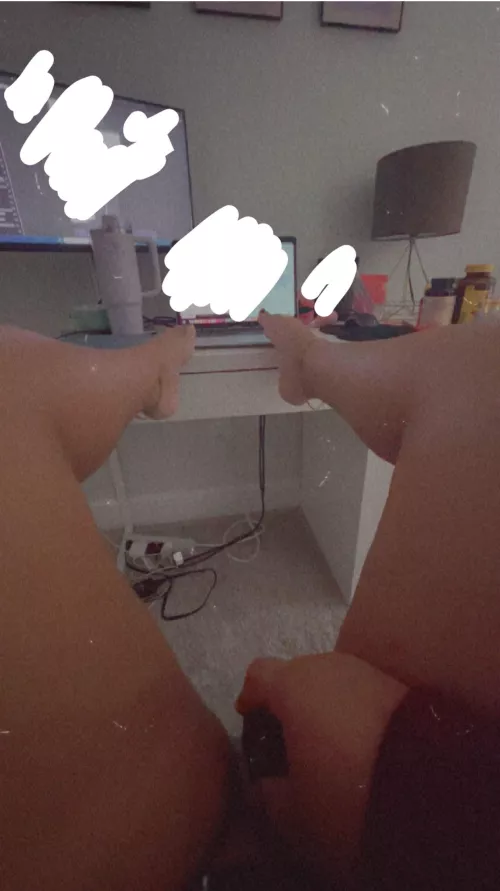 Playing with myself during a work meeting F29