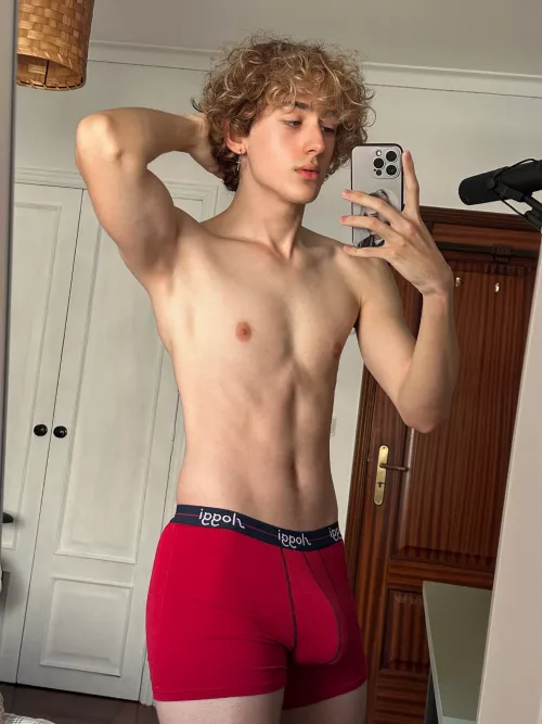 red looks kinda good doesn't it?