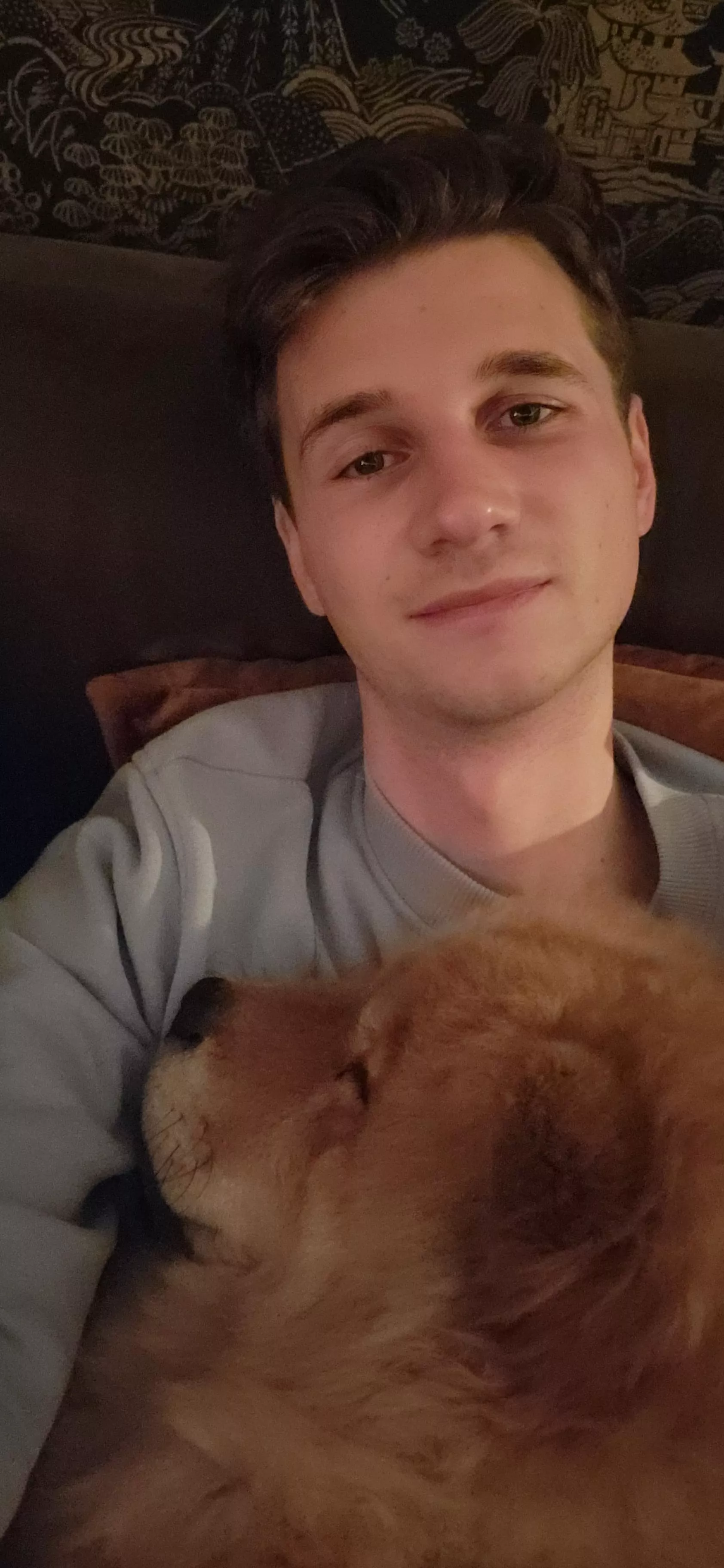 Relaxing night, anyone up for a chat?