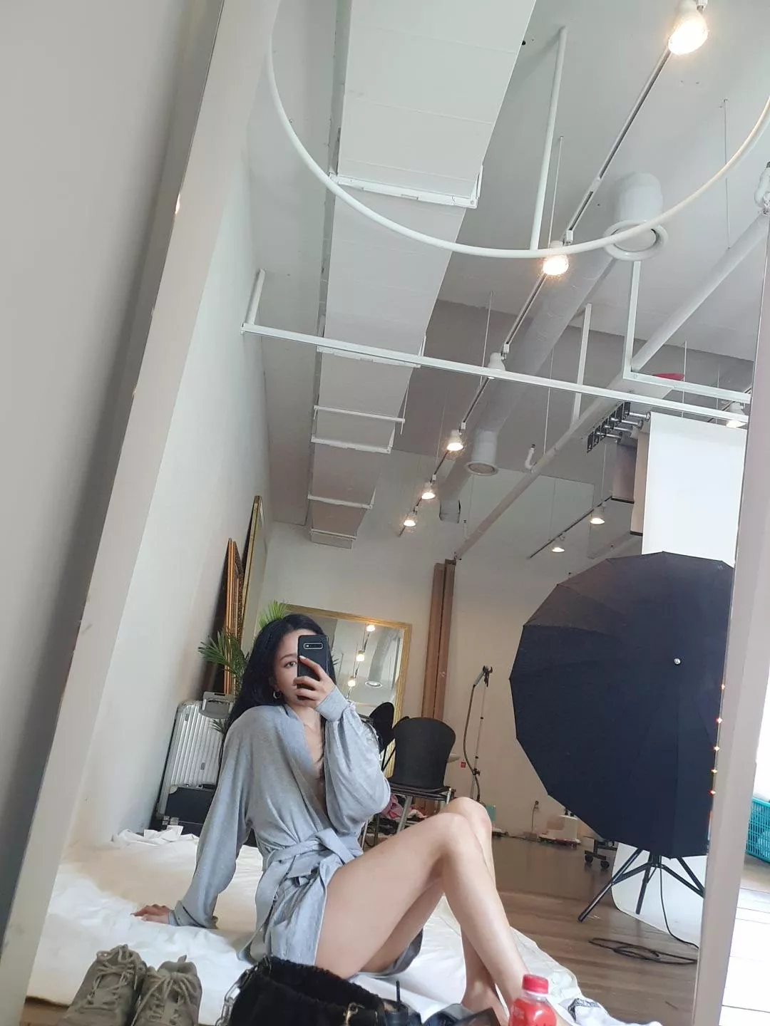 Selfie during the photoshoot✌️