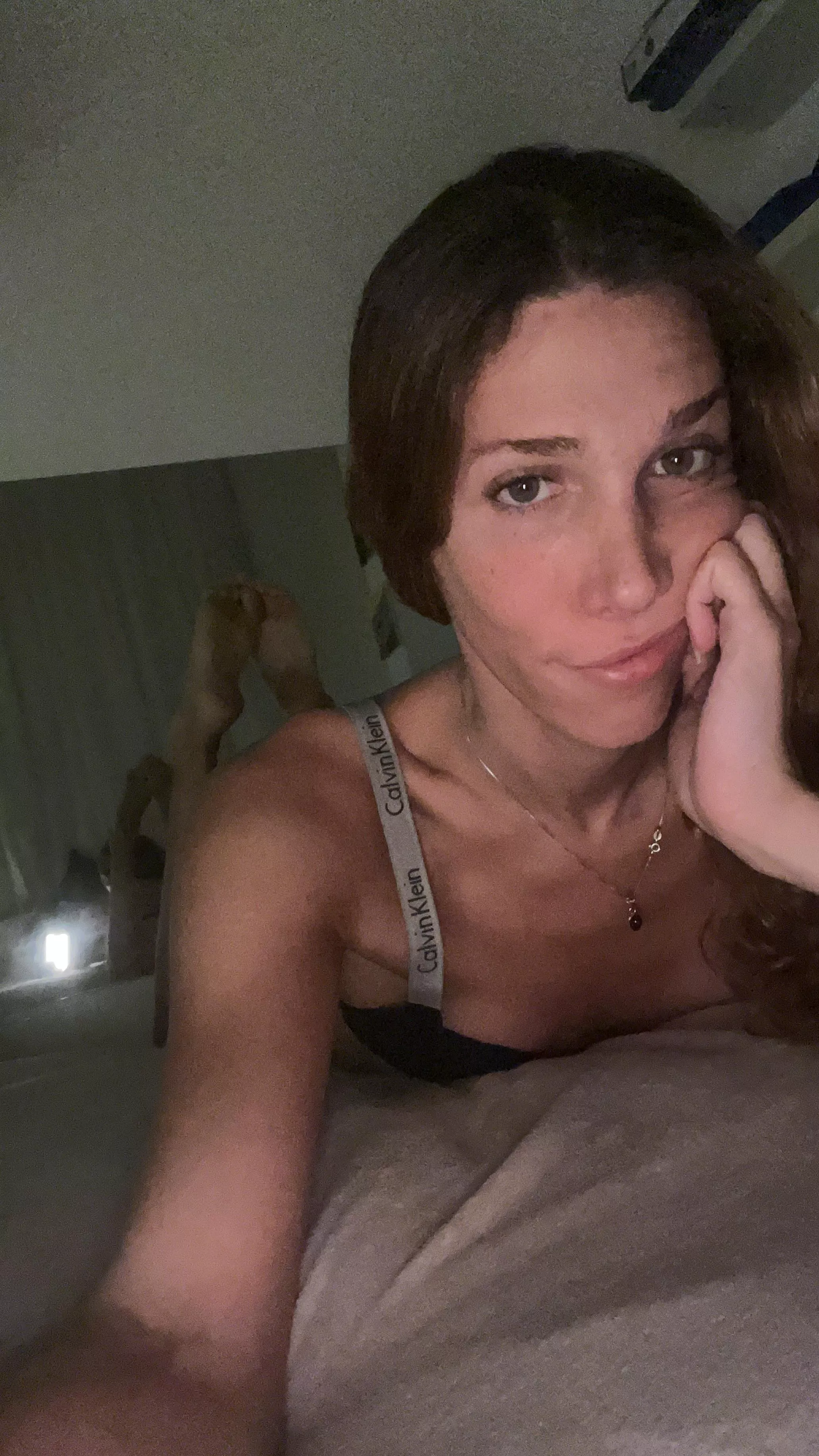 Sending nude people who will reply Hi