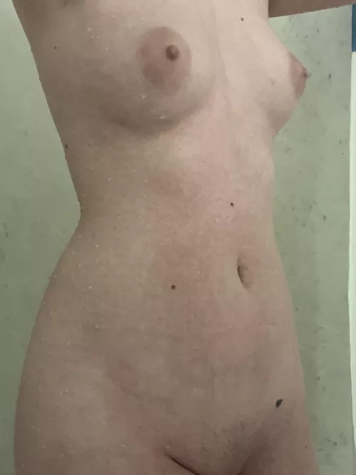 She’s such a hot piece of ass. Who agrees? Anyone want to tribute?