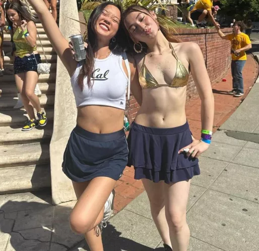 Smashing left or right?