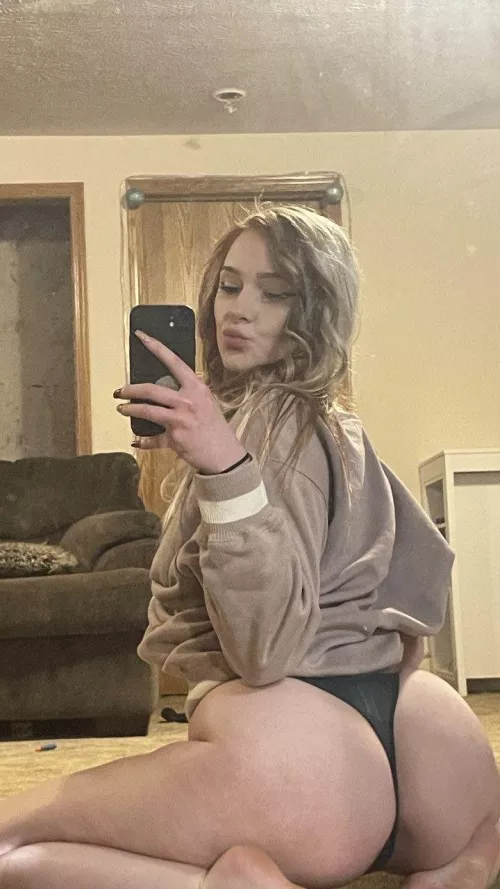 Sophia_m267 Snap me if u are bored I will send some..