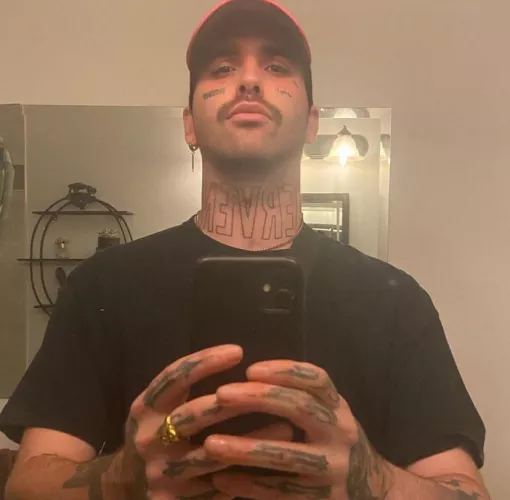 Sup gay boys ? I came out at 13 years old due to a crazy bf that called my parents and told them.whats your coming out story?