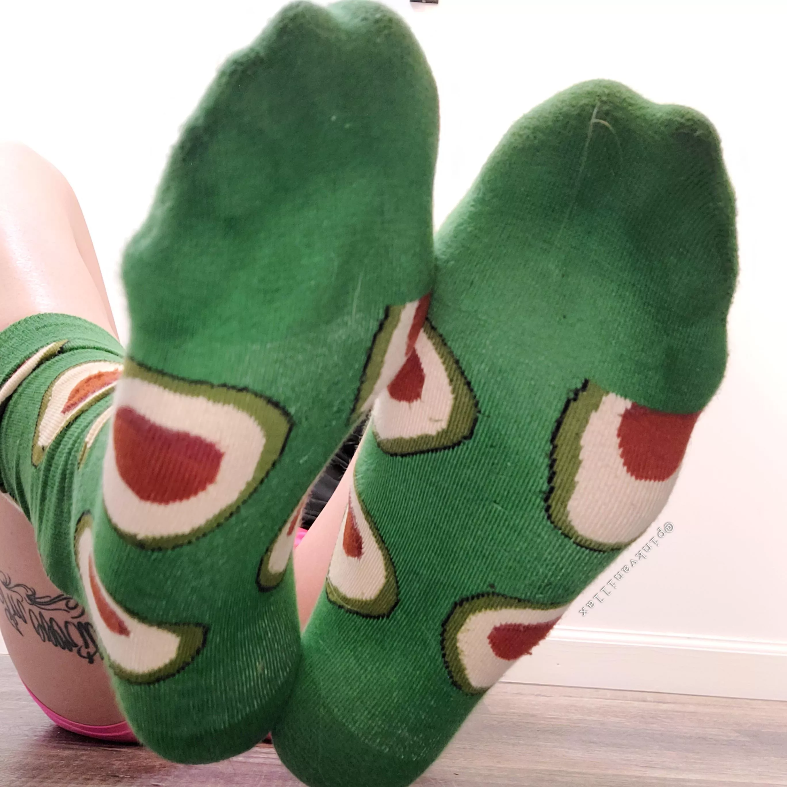 These look extra sweaty after work today!👀 who wants a sniff?😏