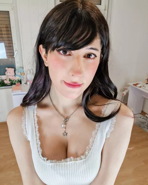 thoughts? 💗🙈 (i never look in peoples eyes IRL actually xD)