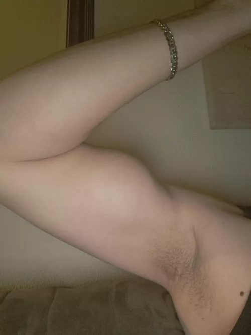 Who wants to lick my pits ( m 22 )