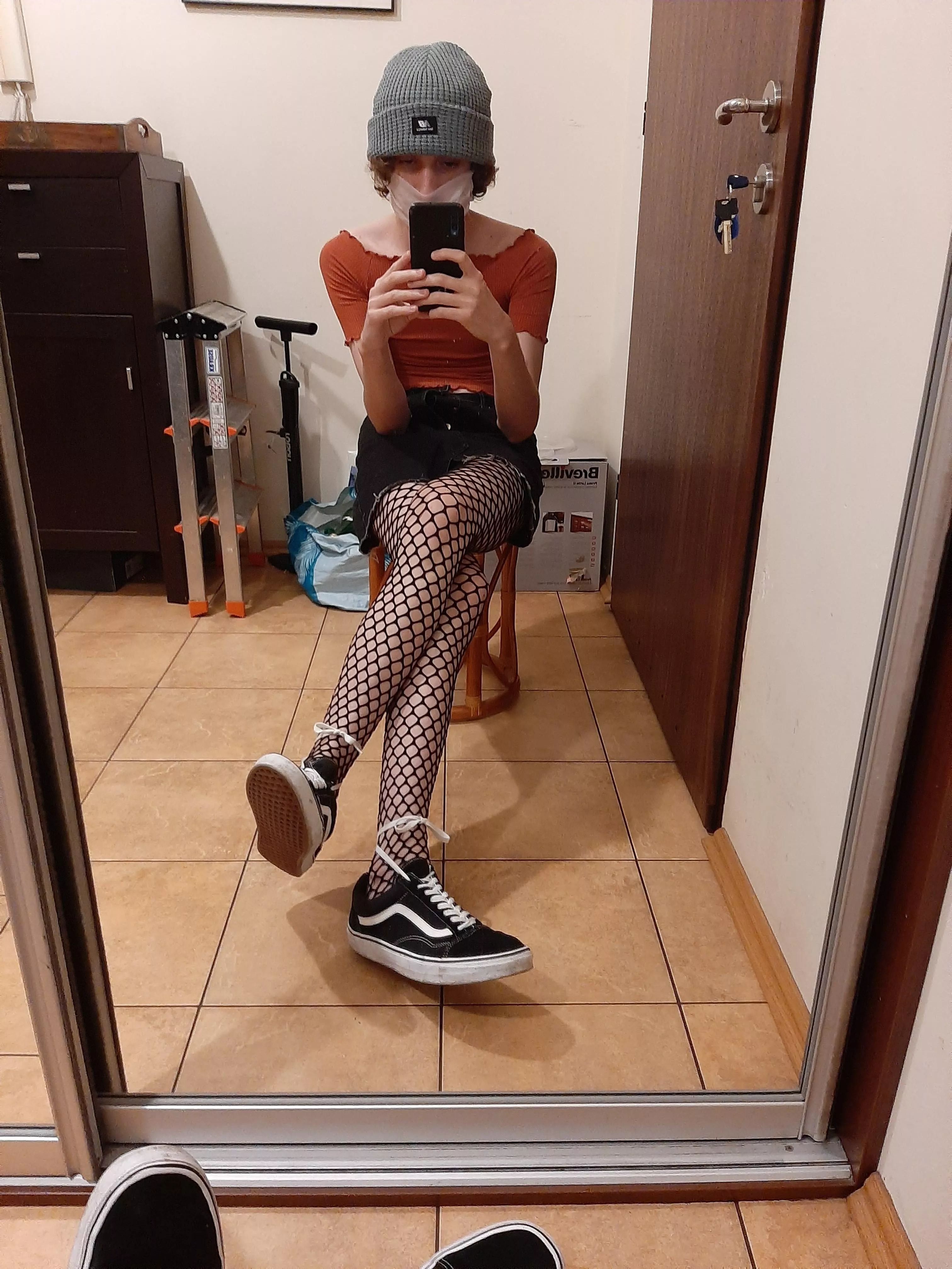 Would you consider dating me? >.<