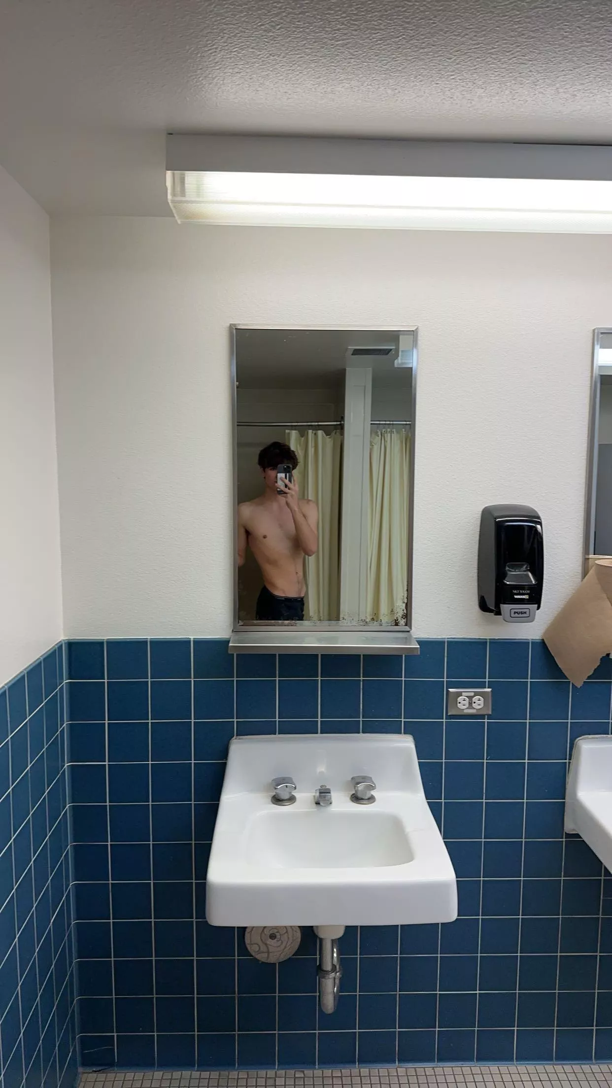 19 horny jerking off looking for hot bros to join me @daveywa1010 19 horny jerking off looking for hot bros to join me @daveywa1010