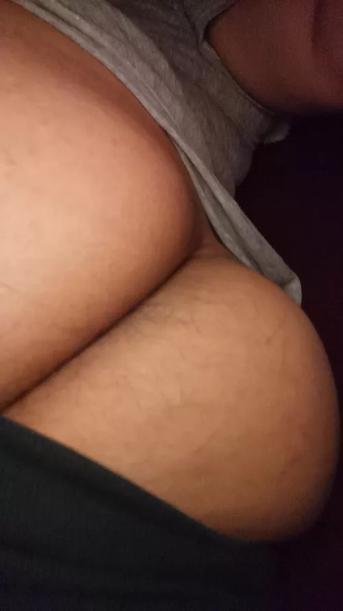 25, latino fat ass bottom, just woke up anyone wants to join me in bed?