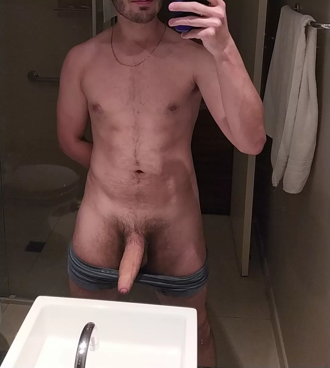 30 bi vers looking for other hung guys. SC latinhigh