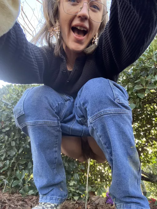Ahhhh you caught me peeing in public, what are you gonna do next? 😈🤞🏻