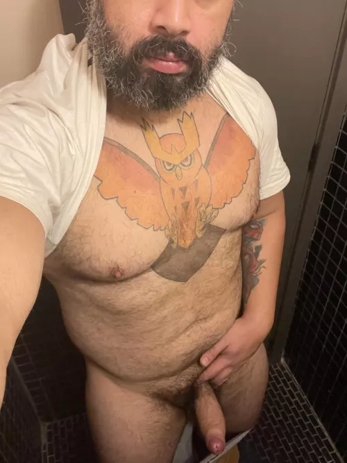 Boss makes a dollar, i make less than a dime. That’s why I post dirty pics on company time