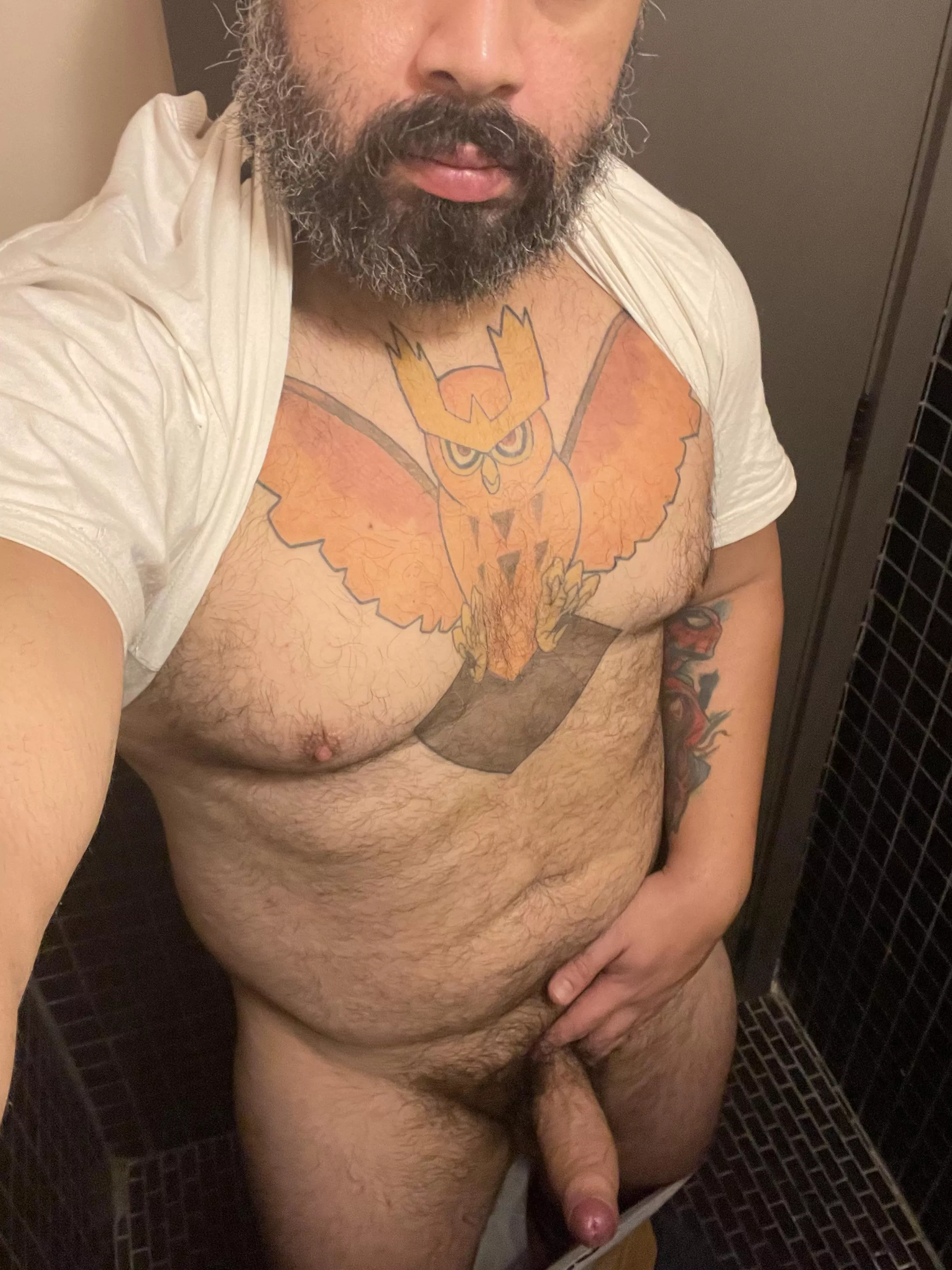 Boss makes a dollar, i make less than a dime. That’s why I post dirty pics on company time