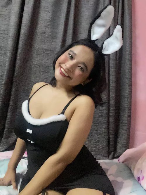 Brown bunny needs huge white carrot