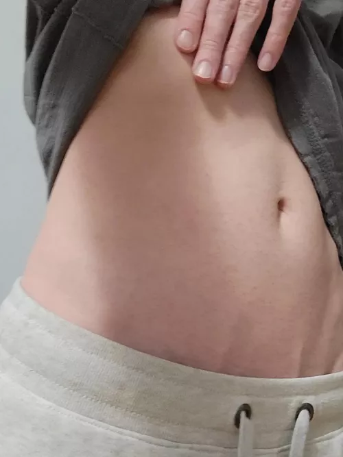 Do you think a 5'3 105lb femboyyyy can get pregnant?