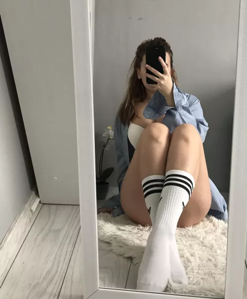 Do you wanna smell them ? [f]