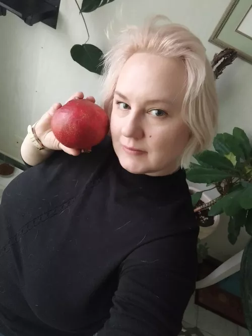 Hello, who likes pomegranates!?