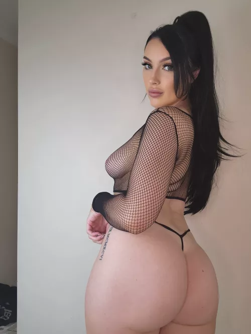 Hope you're down to be smothered by these cheeks