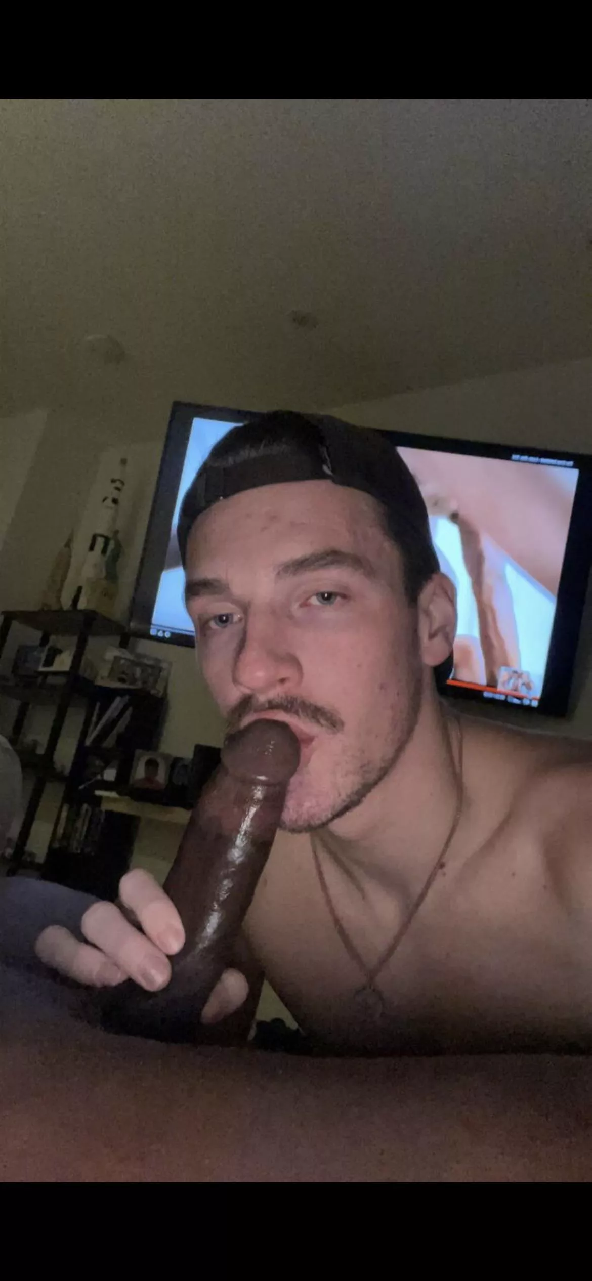 Horny Cumslut Anthony loves sucking big dick😈🐽