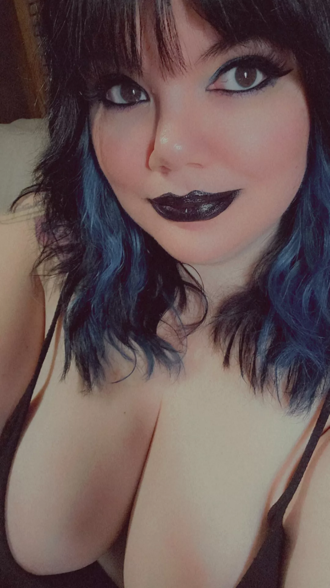 I'm bored...cum on my tits. Please.