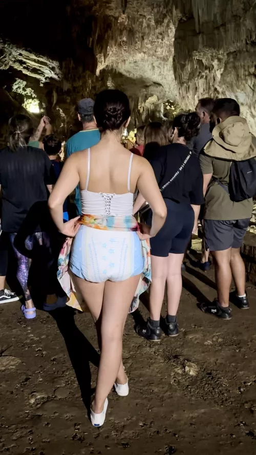 In the crowd, I feel secure as if I were wrapped in the warmth of a hug.