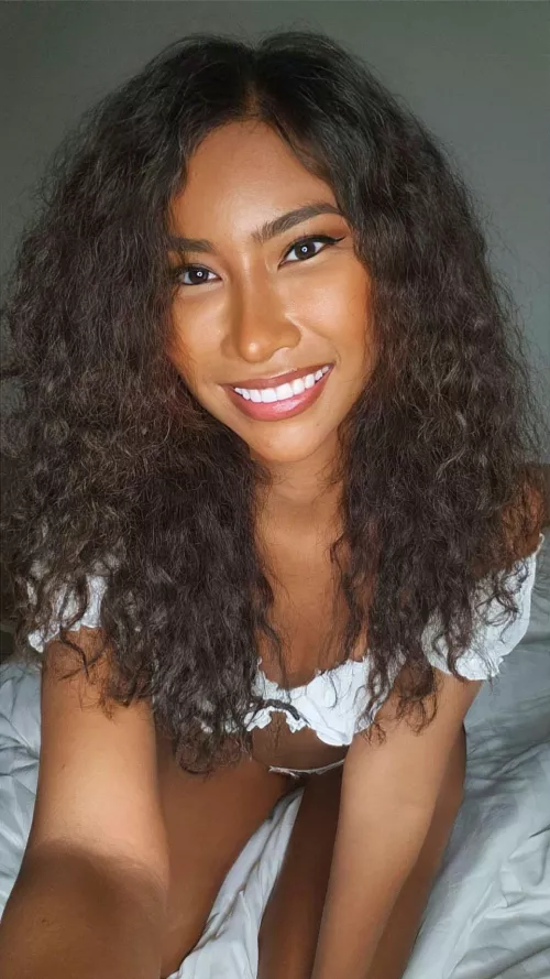 It's a wonderful day to suffocate u between my legs haha