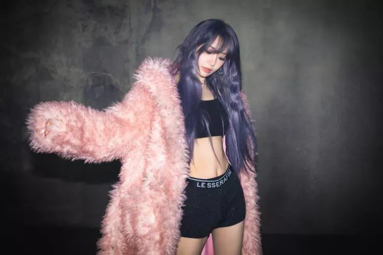 LE SSERAFIM - Sakura