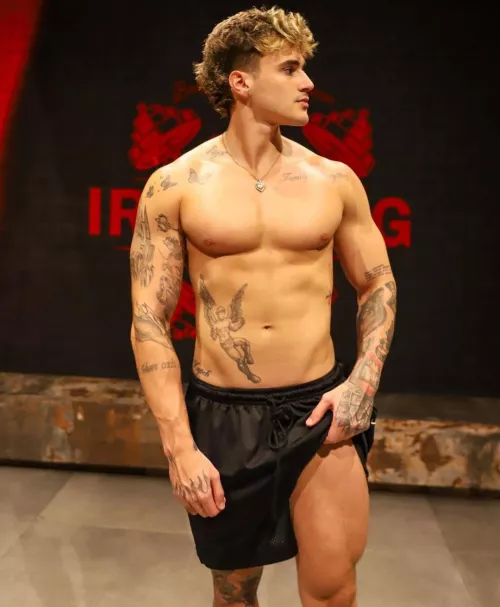 (M) Leg day: where the weak find excuses and the strong find results.