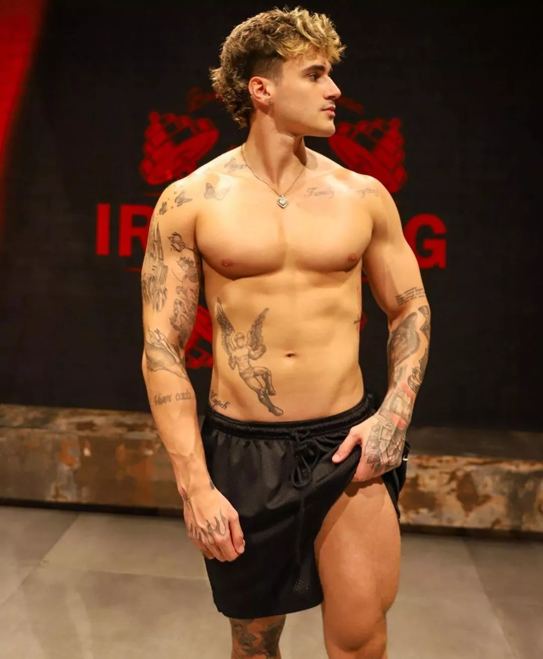 (M) Leg day: where the weak find excuses and the strong find results.