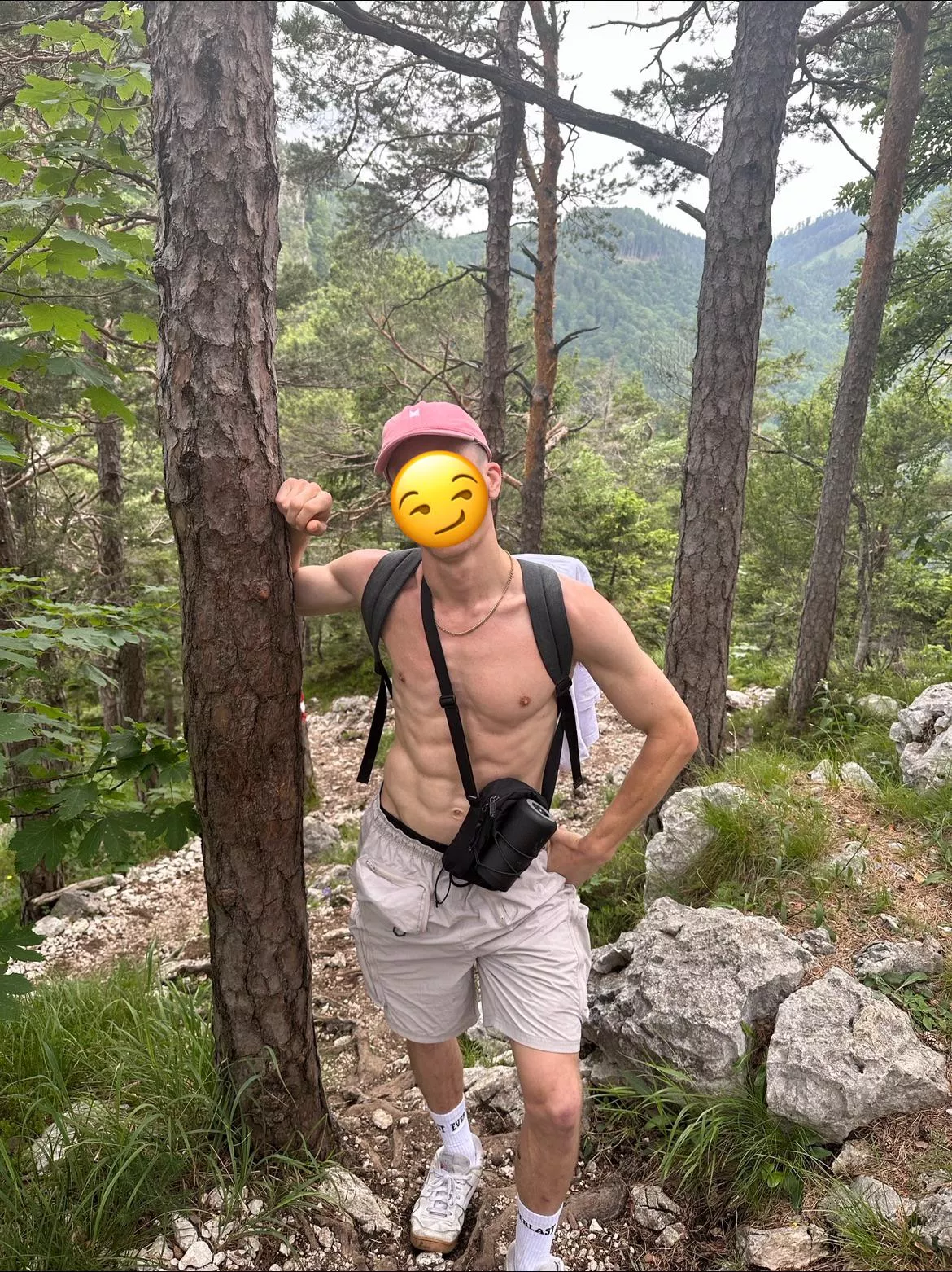 (m4f) leyton - need a hole to fill