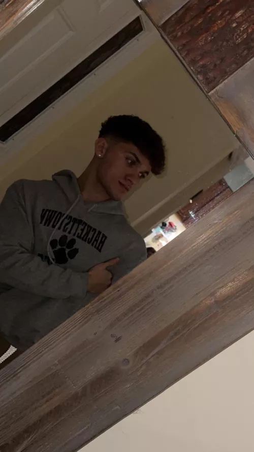 not sure Iβm liking this haircut, feeling sorta insecure with the super short sides π₯Ί