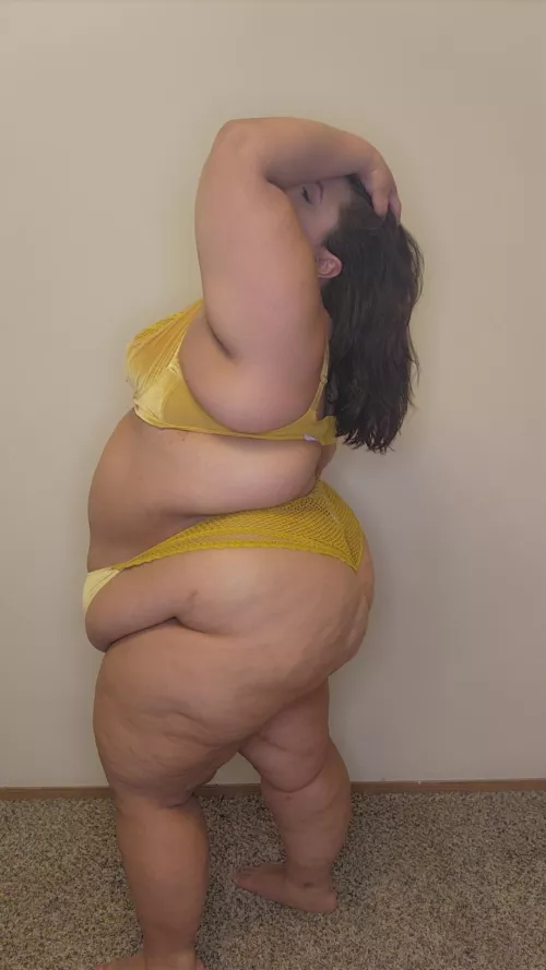 Team Belly or Team Ass? 🥵🤤