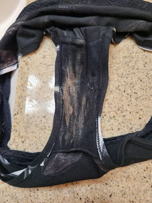 This is how you make a messy pair of panties!