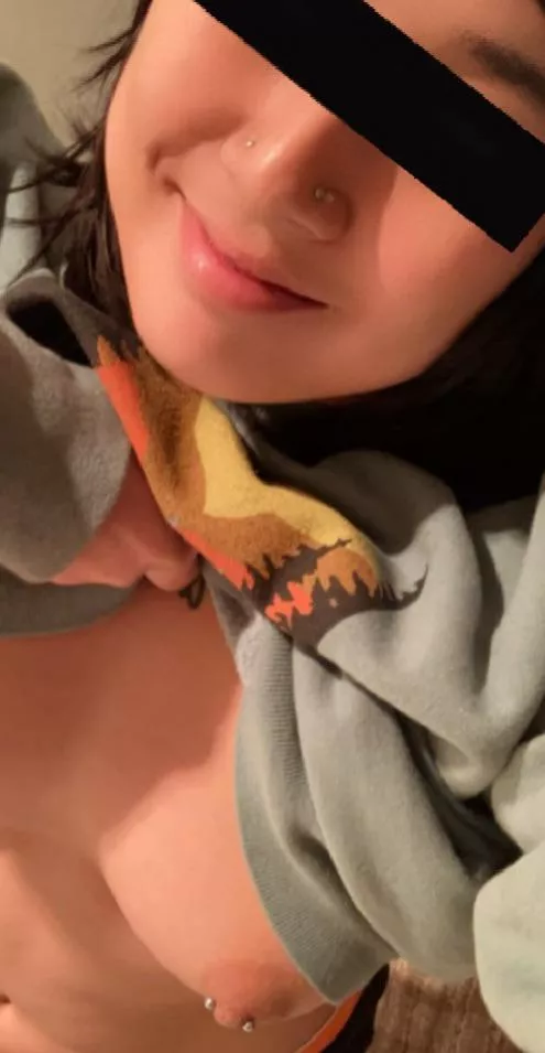 Thought this angle of my nip piercing was cute;)