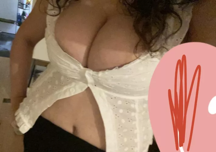 Upvote if you want to see my Middle Eastern tiddies!
