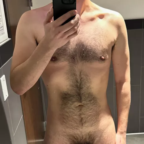 Used to shave but now embracing the hair 😈