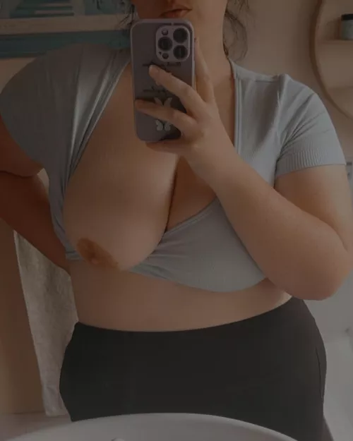 Wanna suck mummy’s breast ❤️‍🔥💦