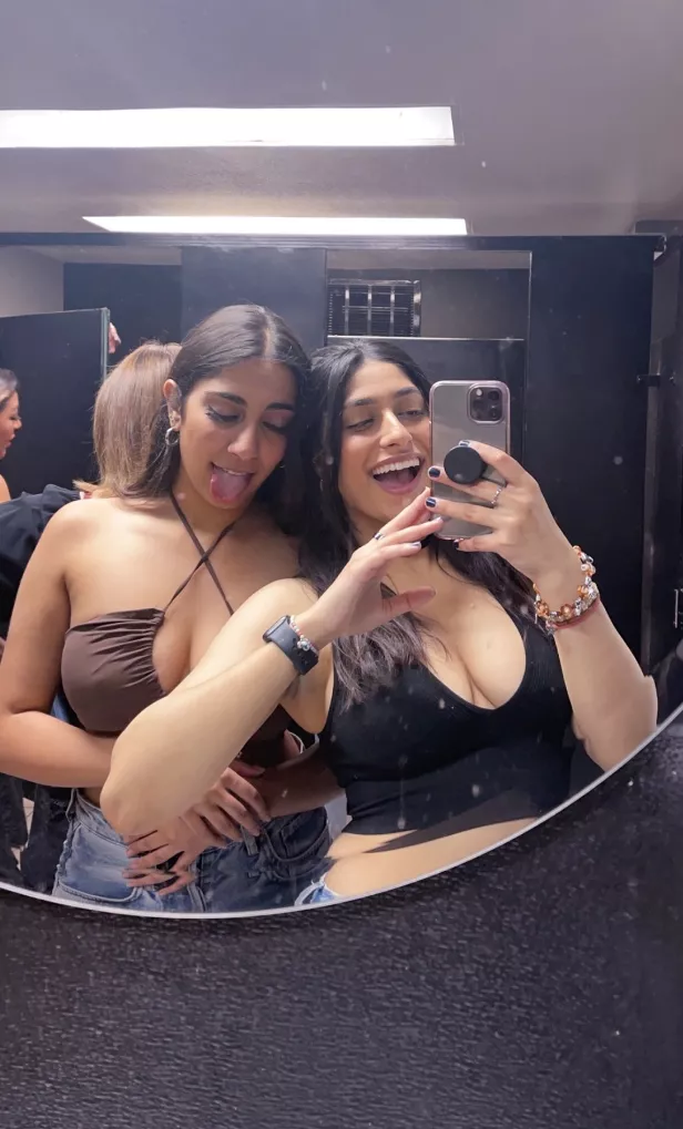 Which pair of 🍈🍈 [2]