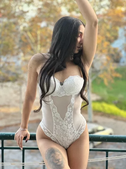 White is always perfect for some classy lingerie!!!