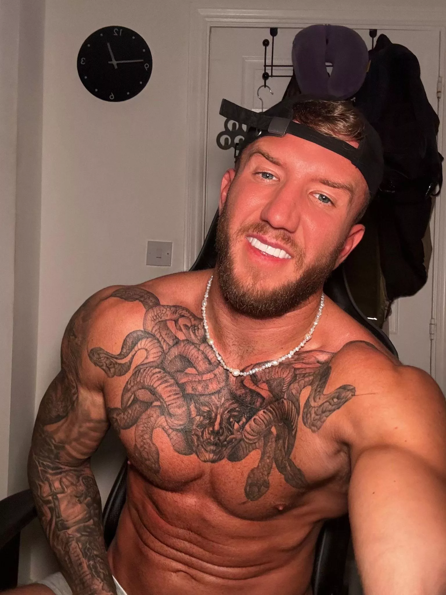 Who would like to pay me a visit?