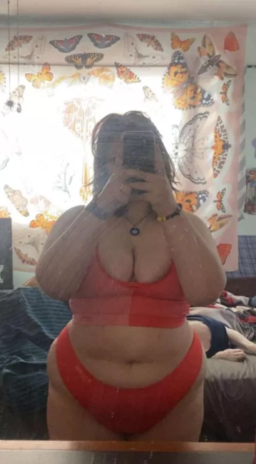 Who’s up and horny <3 (18F)