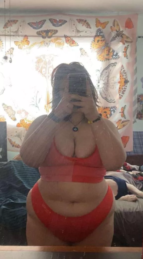 Who’s up and horny <3 (18F)