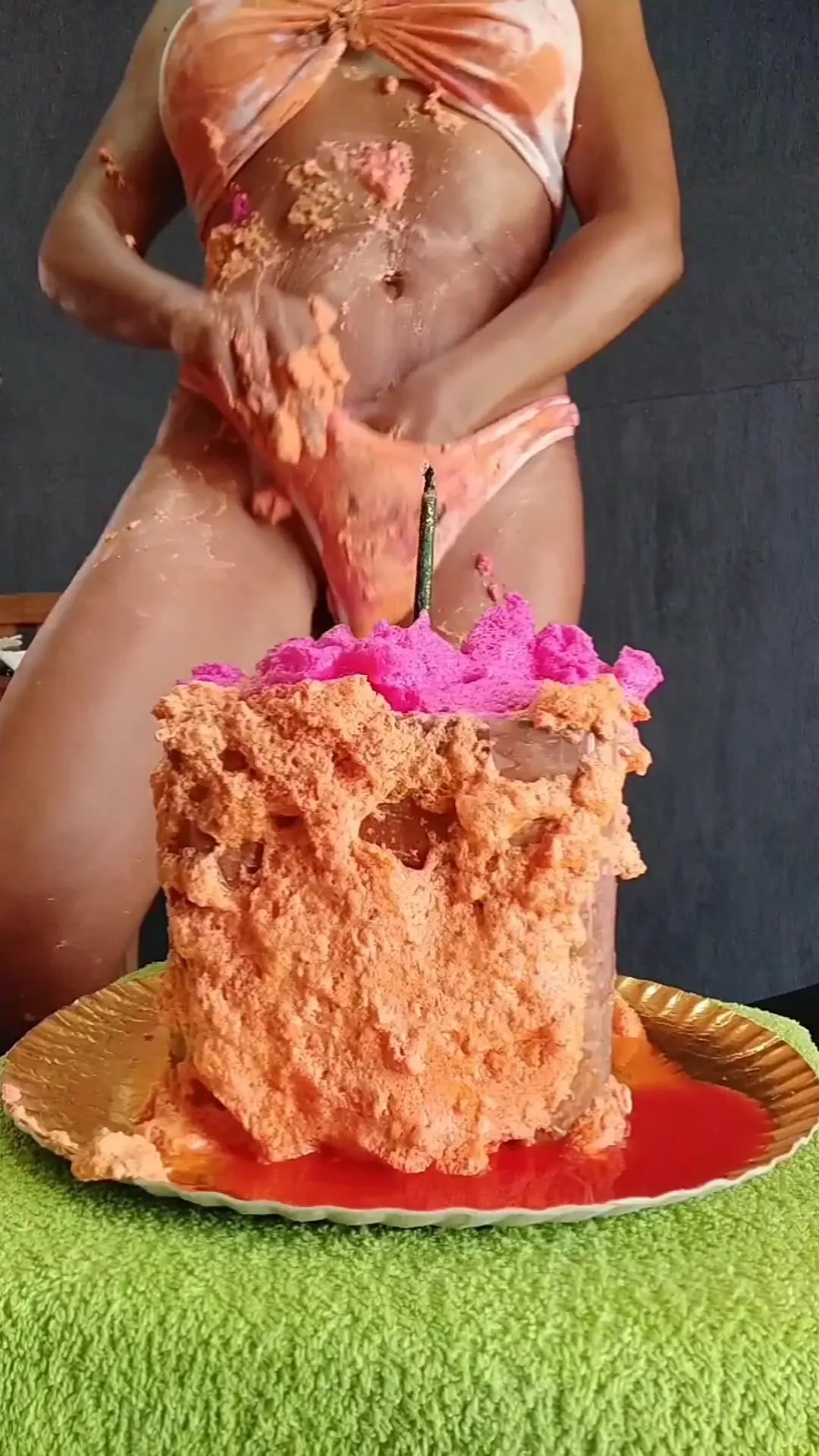 Would you eat or fuck? Choose wisely